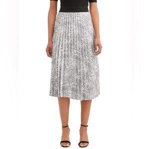 Time & Tru Women's XXL Skirt Gray Snakeskin Pleated Elastic Waist Midi NWT